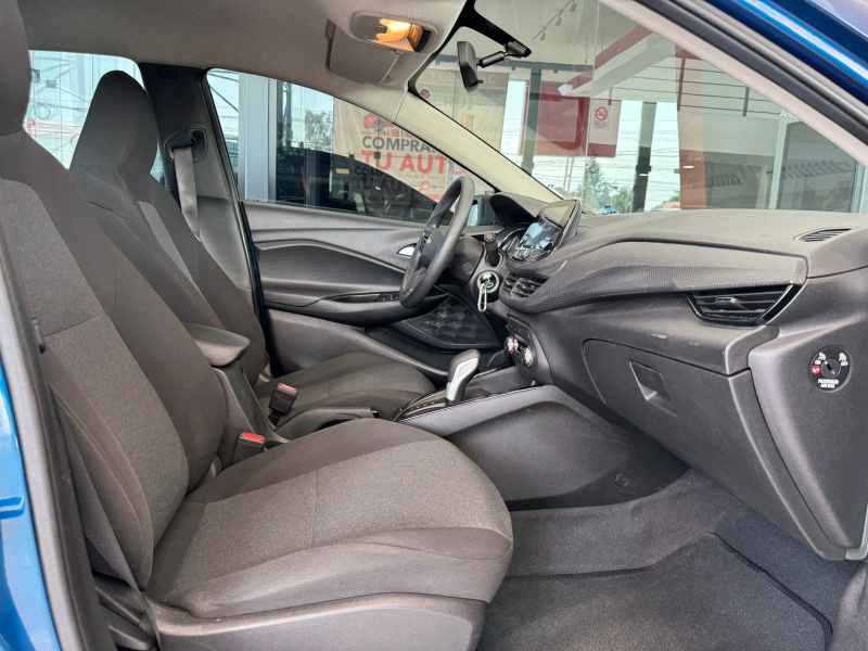 Chevrolet Onix 4 pts. LS, 1.0T, TM5, a/ac., BA, R-15 2021