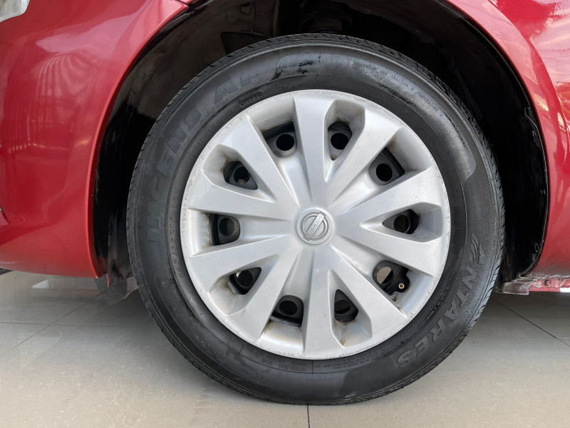Nissan Versa 4 pts. Sense, TM5, a/ac., VE. 2018