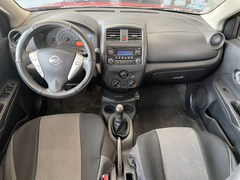 Nissan Versa 4 pts. Sense, TM5, a/ac., VE. 2018