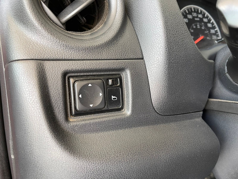 Nissan Versa 4 pts. Sense, TM5, a/ac., VE. 2018
