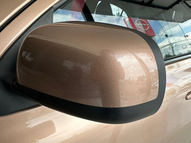 Nissan March 5 pts. HB Sense, TM5, a/ac., R-14 (cambio de línea) 2021