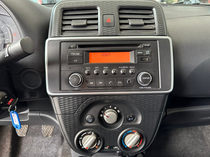 Nissan March 5 pts. HB Sense, TM5, a/ac., R-14 (cambio de línea) 2021