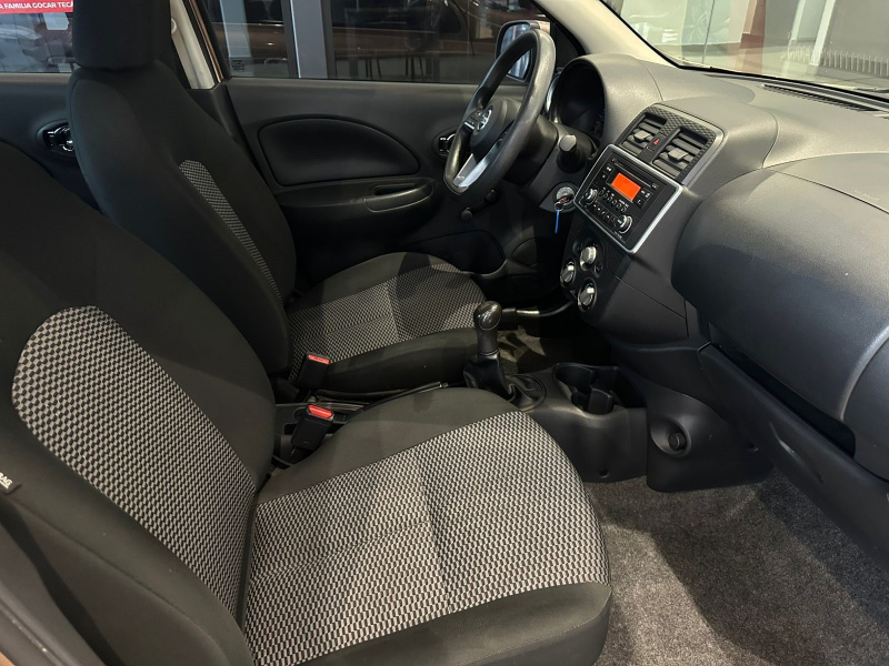 Nissan March 5 pts. HB Sense, TM5, a/ac., R-14 (cambio de línea) 2021