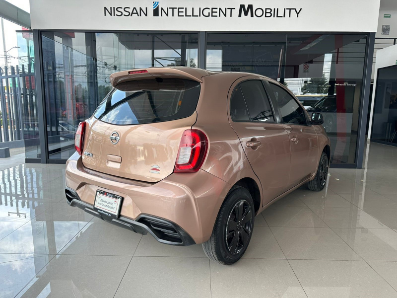 Nissan March 5 pts. HB Sense, TM5, a/ac., R-14 (cambio de línea) 2021