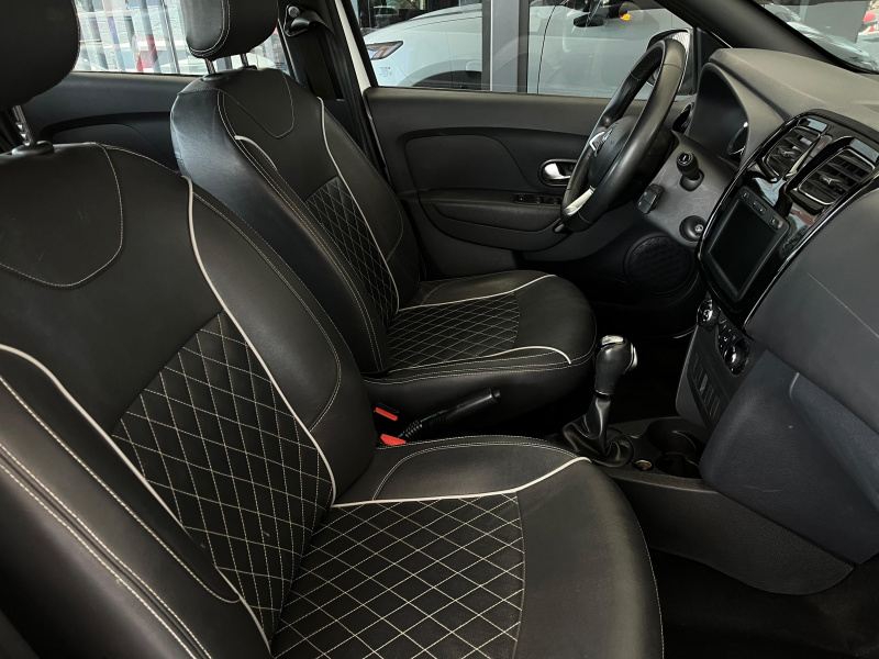 Renault Logan 4 pts. Intens, 1.6l, TM5, RA-16 (línea nueva) 2023