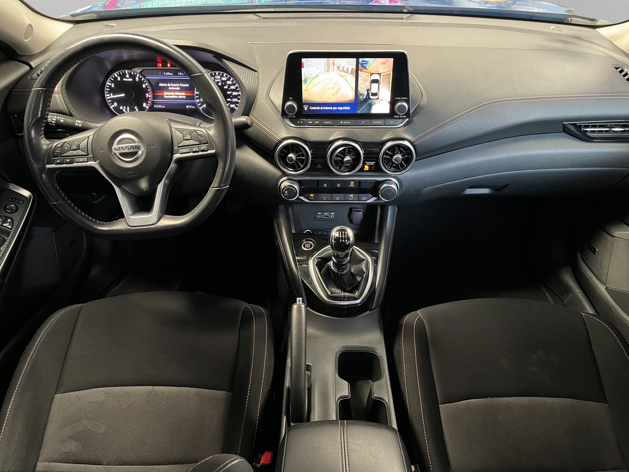 Nissan Sentra 4 pts. SR, TM6, a/ac., QC, s. Bose, f. led, RA-18 2021
