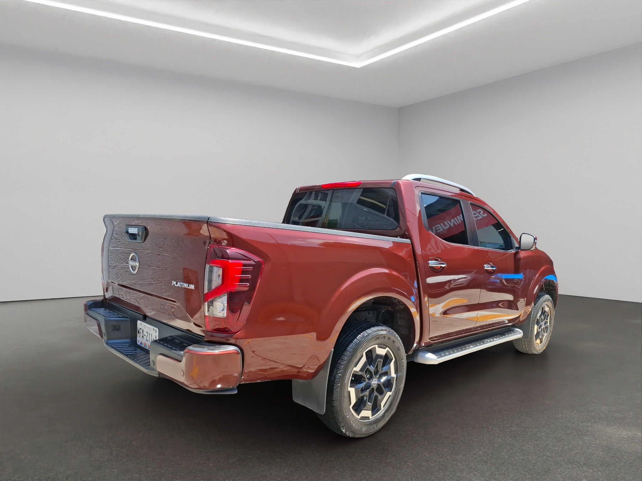 Nissan Comerciales Frontier y NP 300 Frontier Pick-Up 4 pts. Frontier Platinum LE, Doble Cab., L4, 2.5l, TA, a/ac., piel, f. led, RA-18 2023