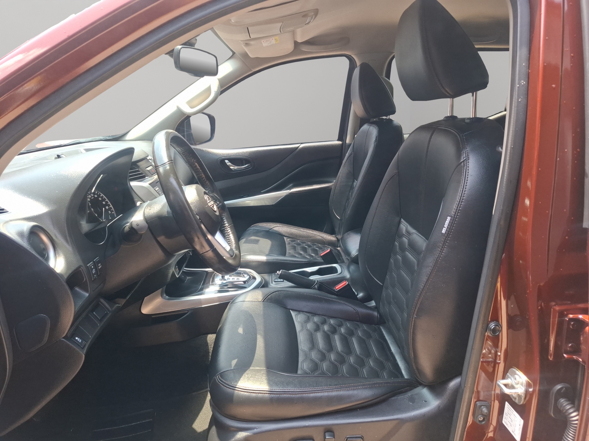 Nissan Comerciales Frontier y NP 300 Frontier Pick-Up 4 pts. Frontier Platinum LE, Doble Cab., L4, 2.5l, TA, a/ac., piel, f. led, RA-18 2023