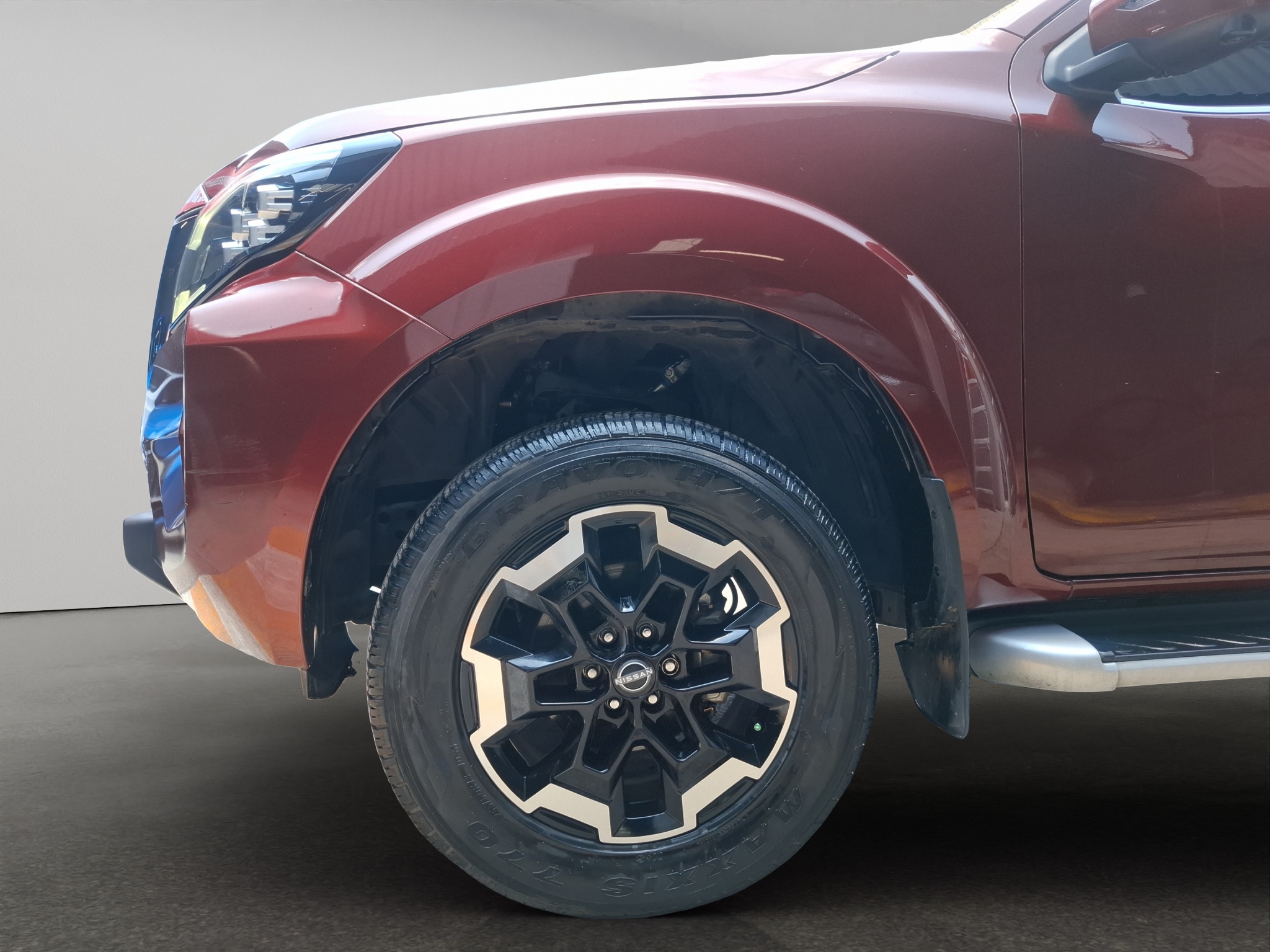 Nissan Comerciales Frontier y NP 300 Frontier Pick-Up 4 pts. Frontier Platinum LE, Doble Cab., L4, 2.5l, TA, a/ac., piel, f. led, RA-18 2023
