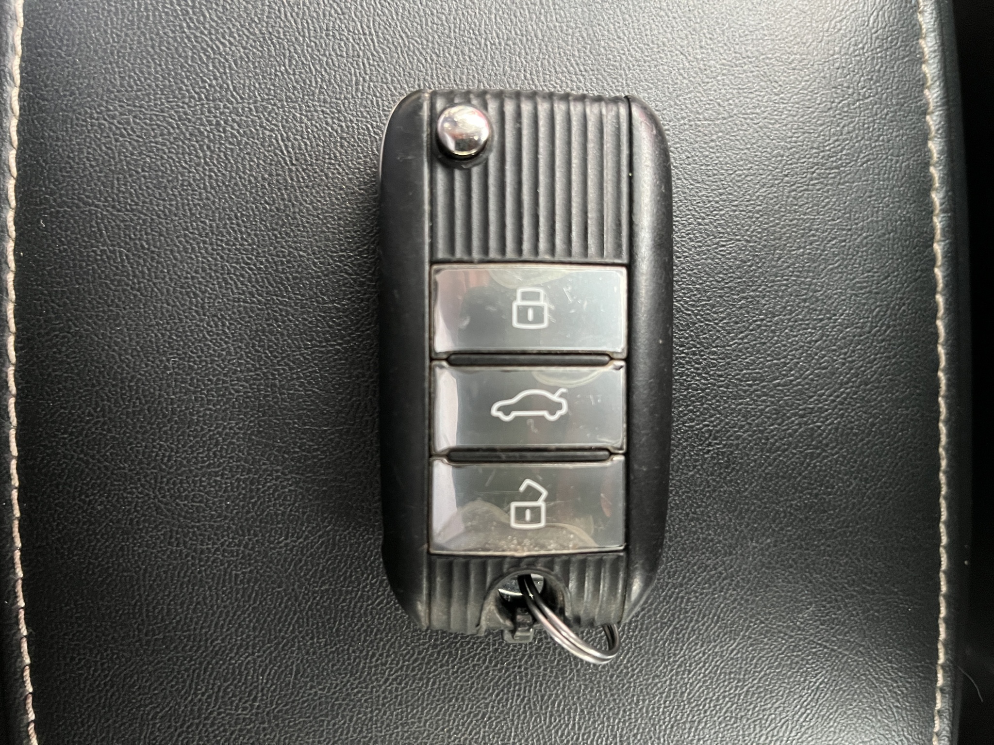 MG MG5 4 pts. Excite, 1.5l, AT, VE, piel, RA-16 2023