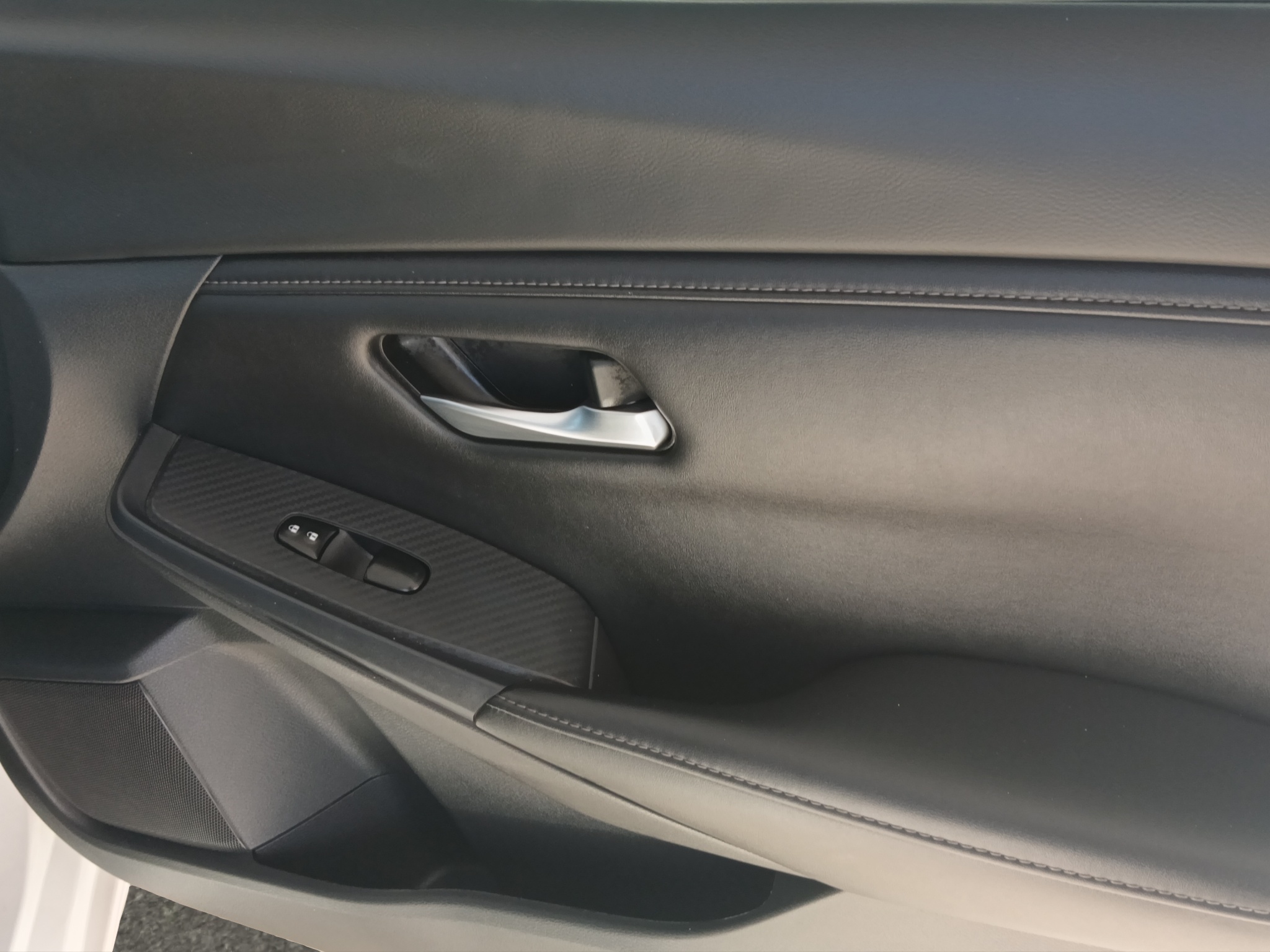 Nissan Sentra 4 pts. Advance, TM6, a/ac., f. niebla, RA-16 2023