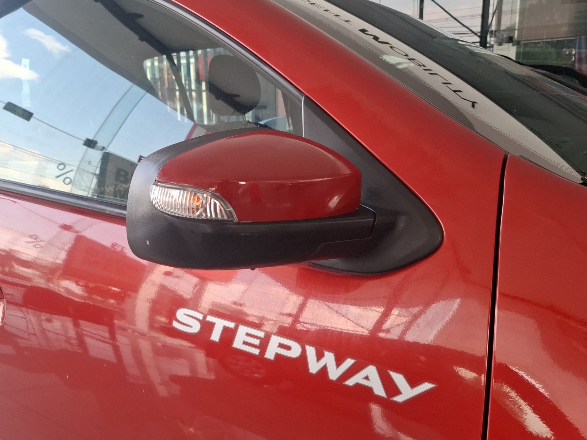 Renault Sandero y Stepway 5 pts. HB Stepway Intens, 1.6l, TM5, a/ac. Aut., VE, GPS, RA-16 2023