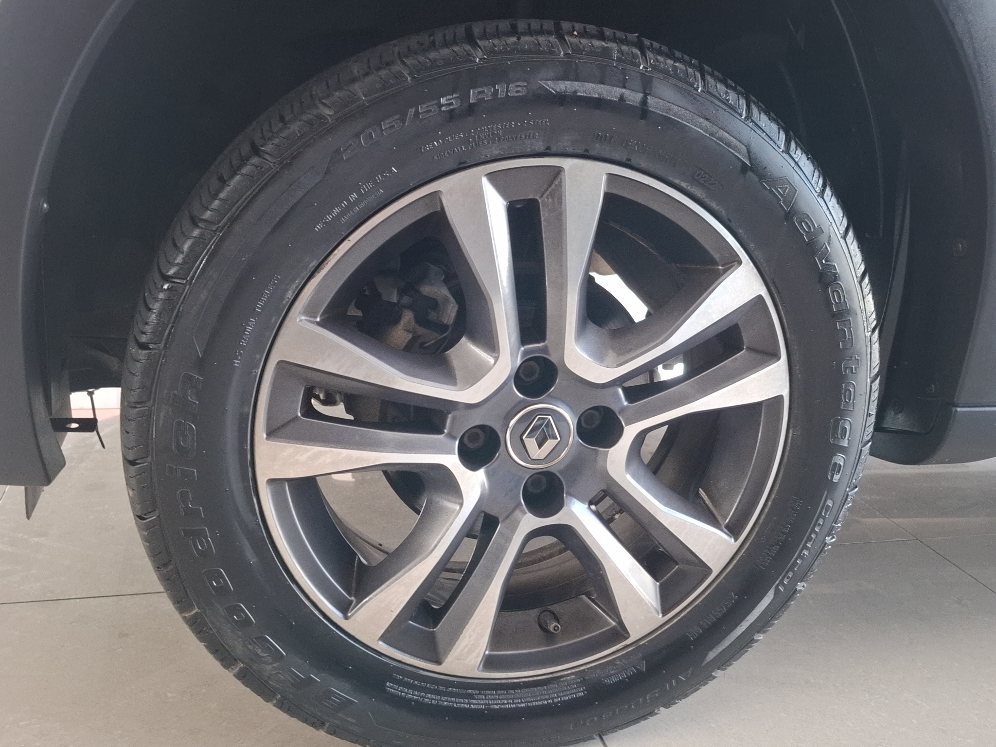 Renault Sandero y Stepway 5 pts. HB Stepway Intens, 1.6l, TM5, a/ac. Aut., VE, GPS, RA-16 2023