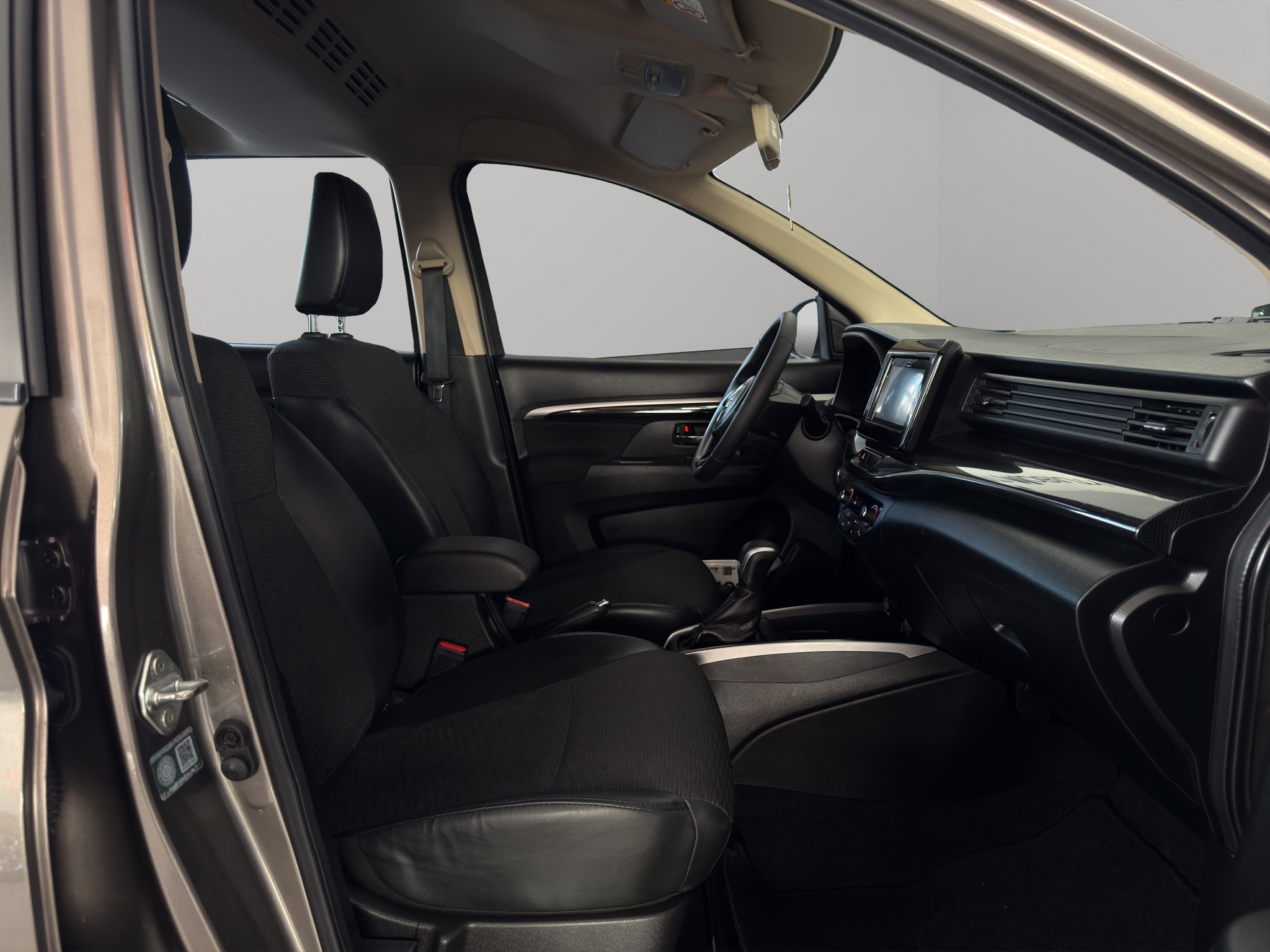 Suzuki Ertiga Minivan ERTIGA XL7 GLX A/T 4VEL 1.5LT 4 2023