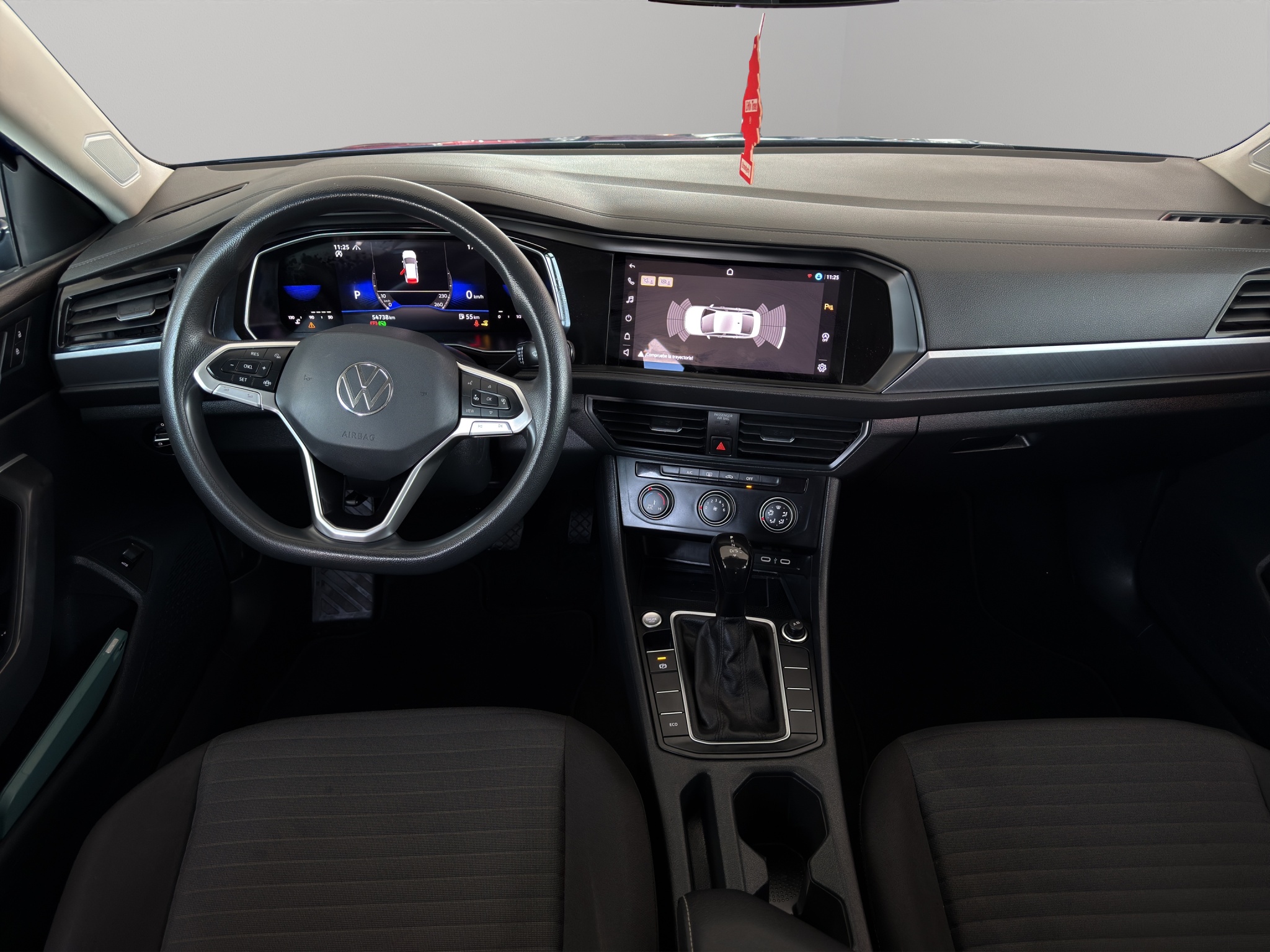 Volkswagen Jetta A7 4 pts. Confortline, 1.4T, TA, RA-16 (línea anterior) 2024