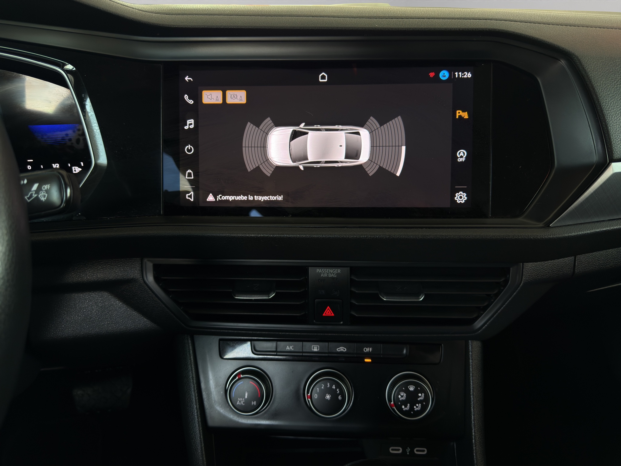 Volkswagen Jetta A7 4 pts. Confortline, 1.4T, TA, RA-16 (línea anterior) 2024