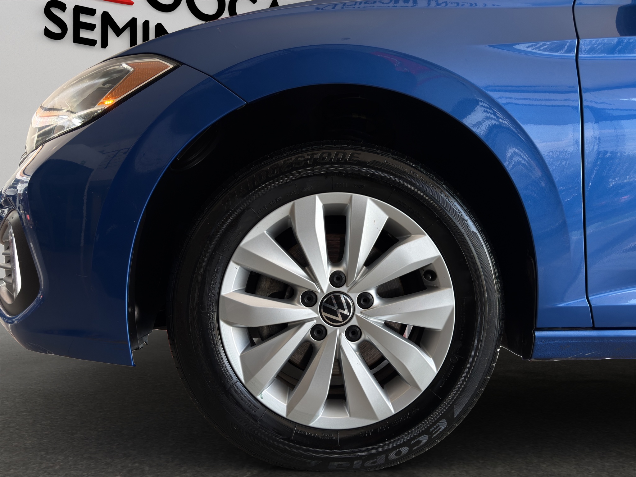 Volkswagen Jetta A7 4 pts. Confortline, 1.4T, TA, RA-16 (línea anterior) 2024