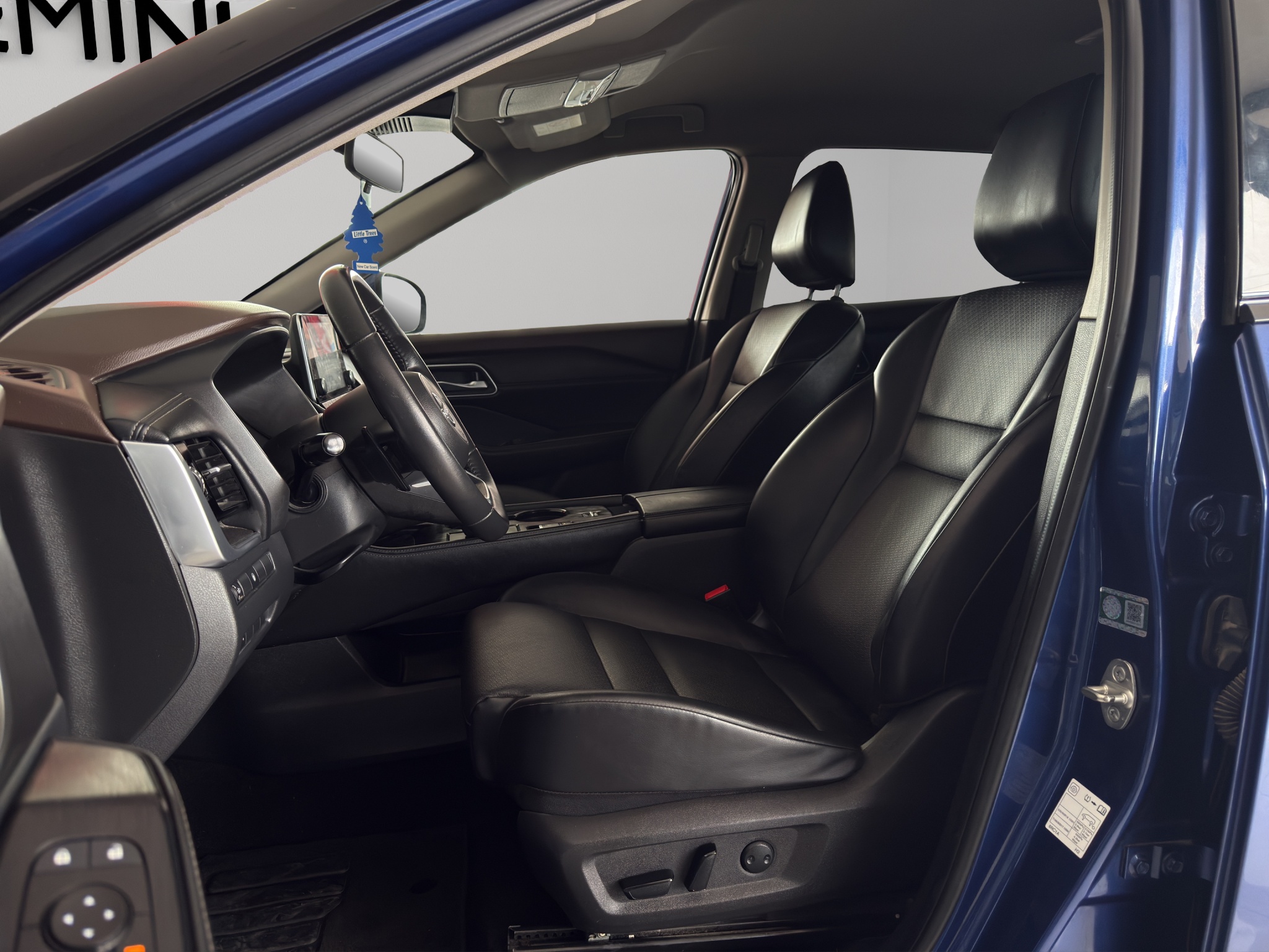 Nissan X-Trail 5 pts. Exclusive, TA, piel, RA-18 2024