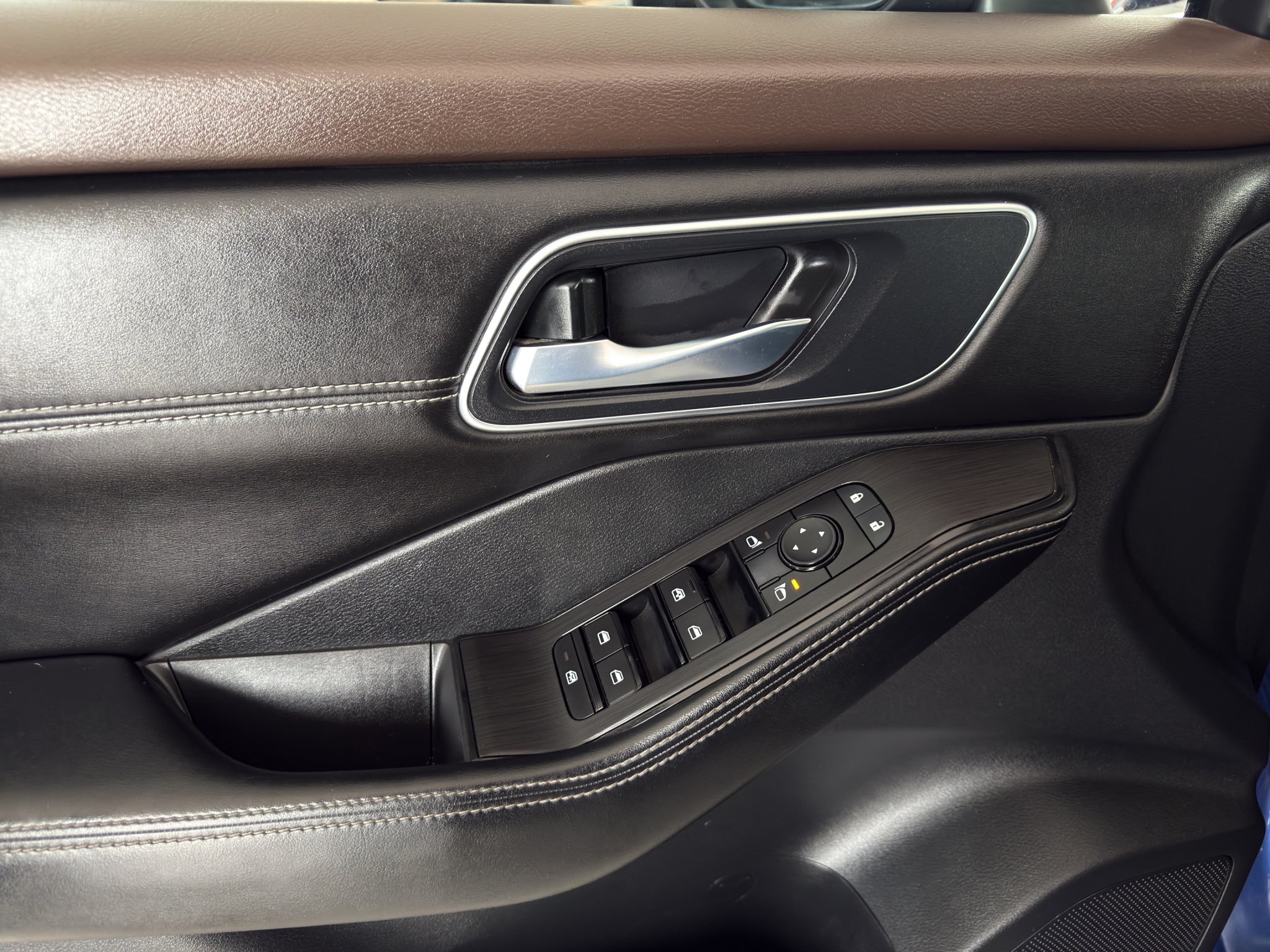 Nissan X-Trail 5 pts. Exclusive, TA, piel, RA-18 2024