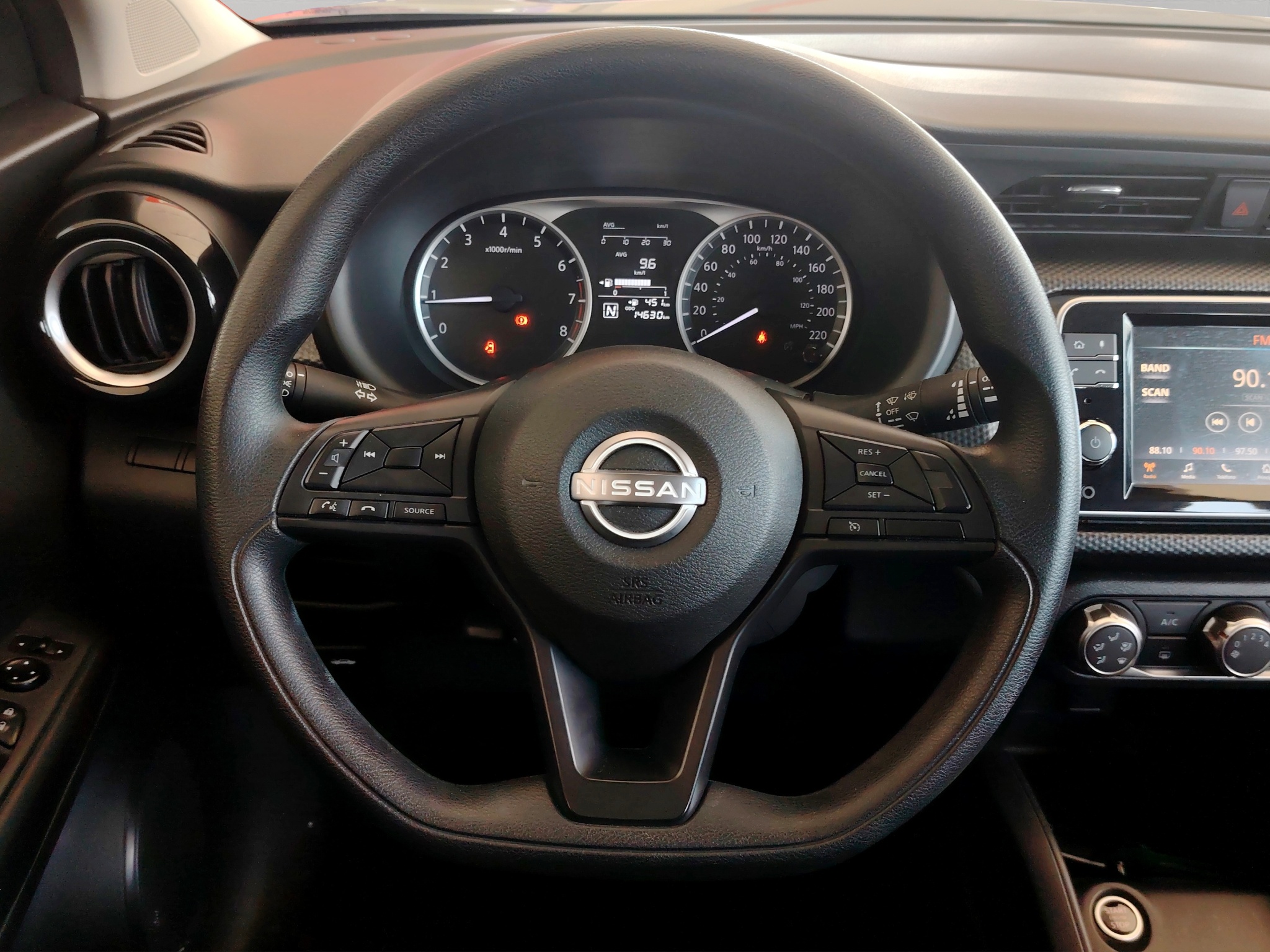 Nissan Kicks 5 pts. Play Advance, 1.6l, TM5, RA-17 (línea nueva) 2025