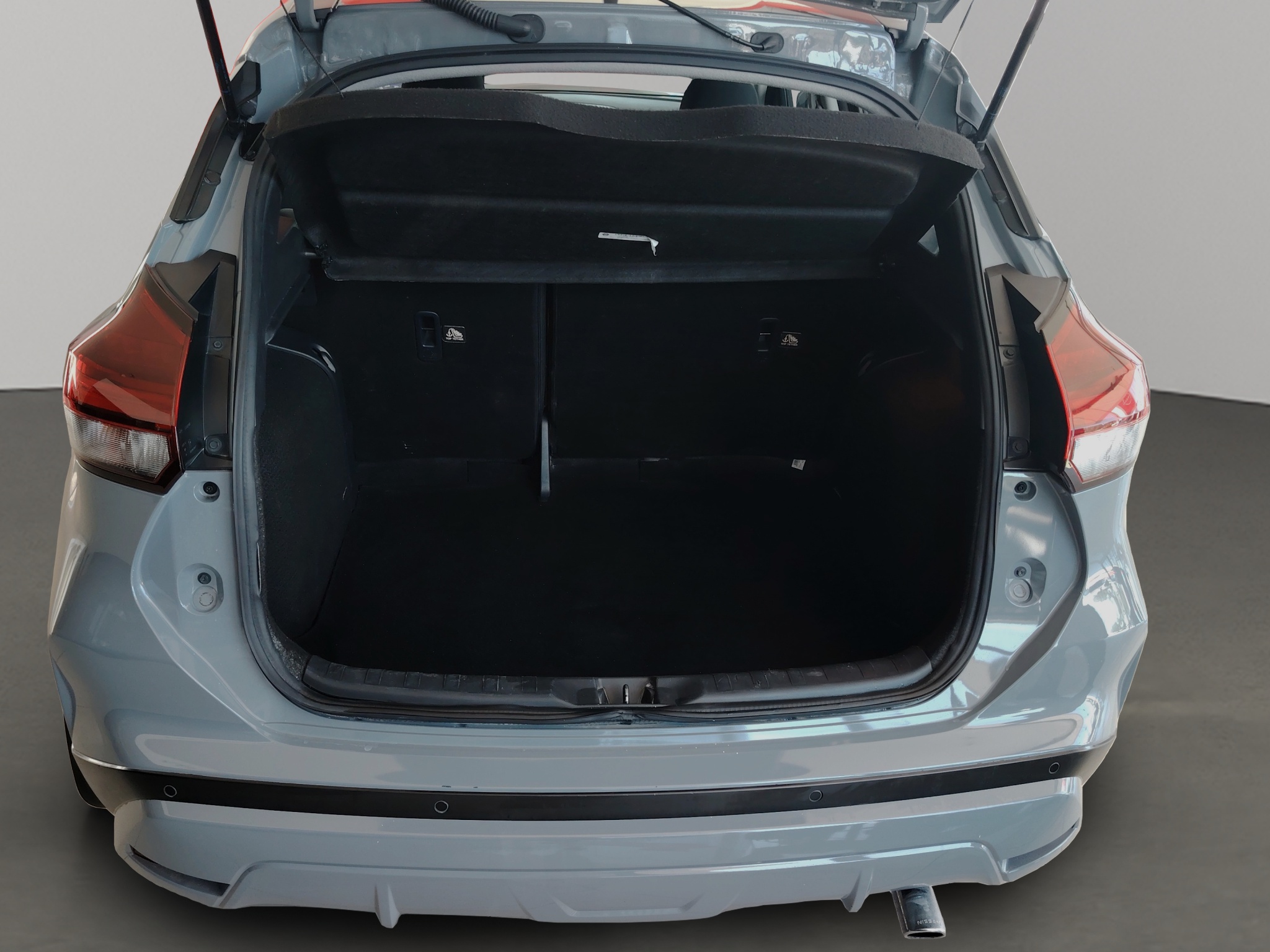 Nissan Kicks 5 pts. Play Advance, 1.6l, TM5, RA-17 (línea nueva) 2025