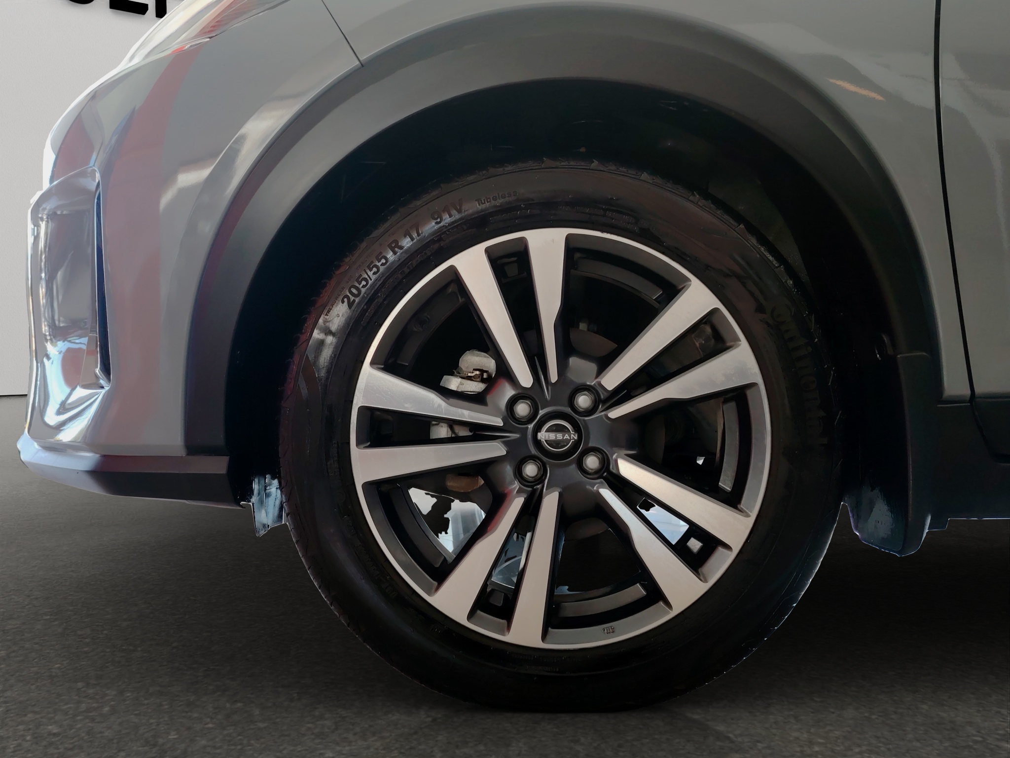 Nissan Kicks 5 pts. Play Advance, 1.6l, TM5, RA-17 (línea nueva) 2025