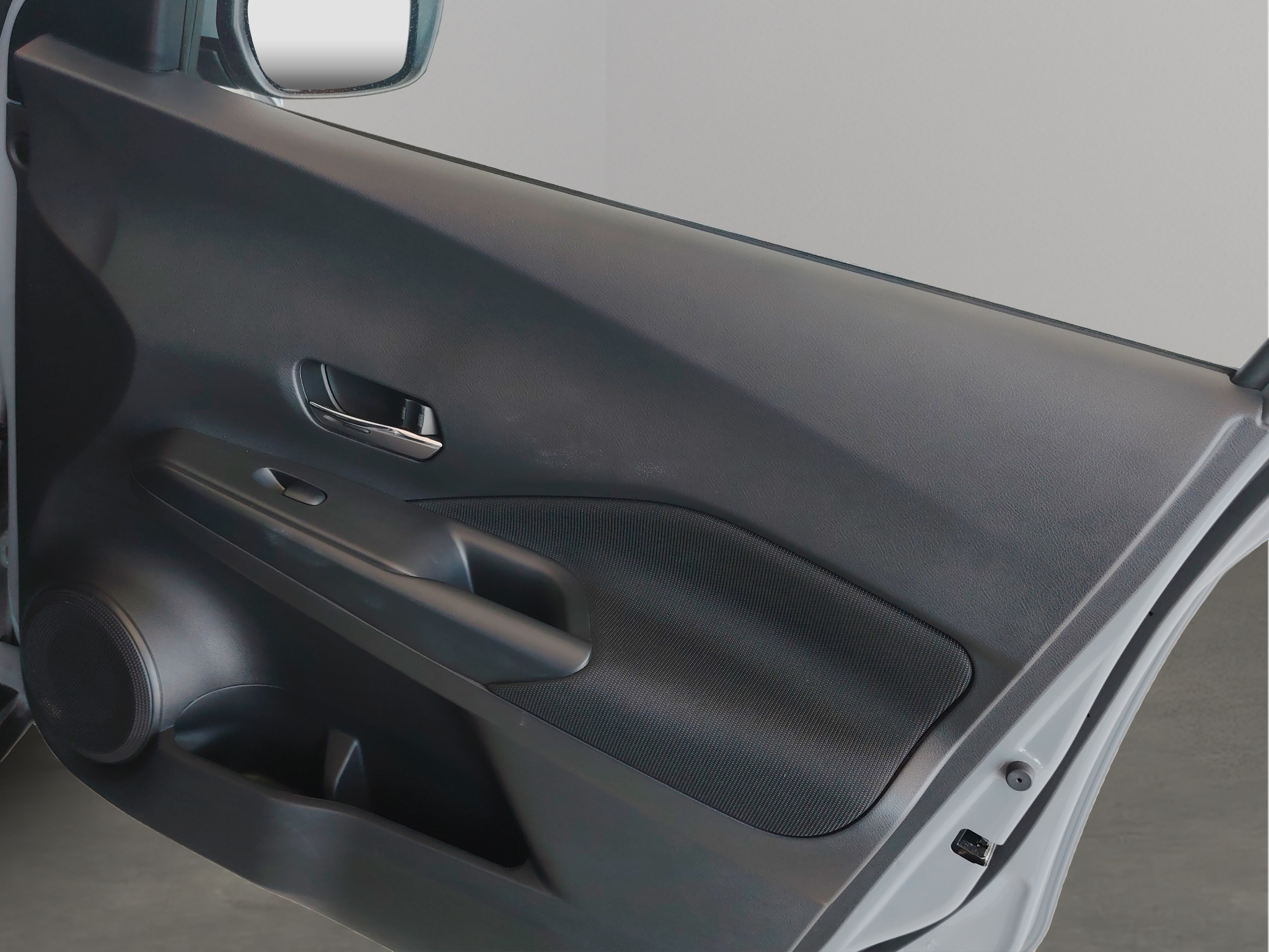 Nissan Kicks 5 pts. Play Advance, 1.6l, TM5, RA-17 (línea nueva) 2025
