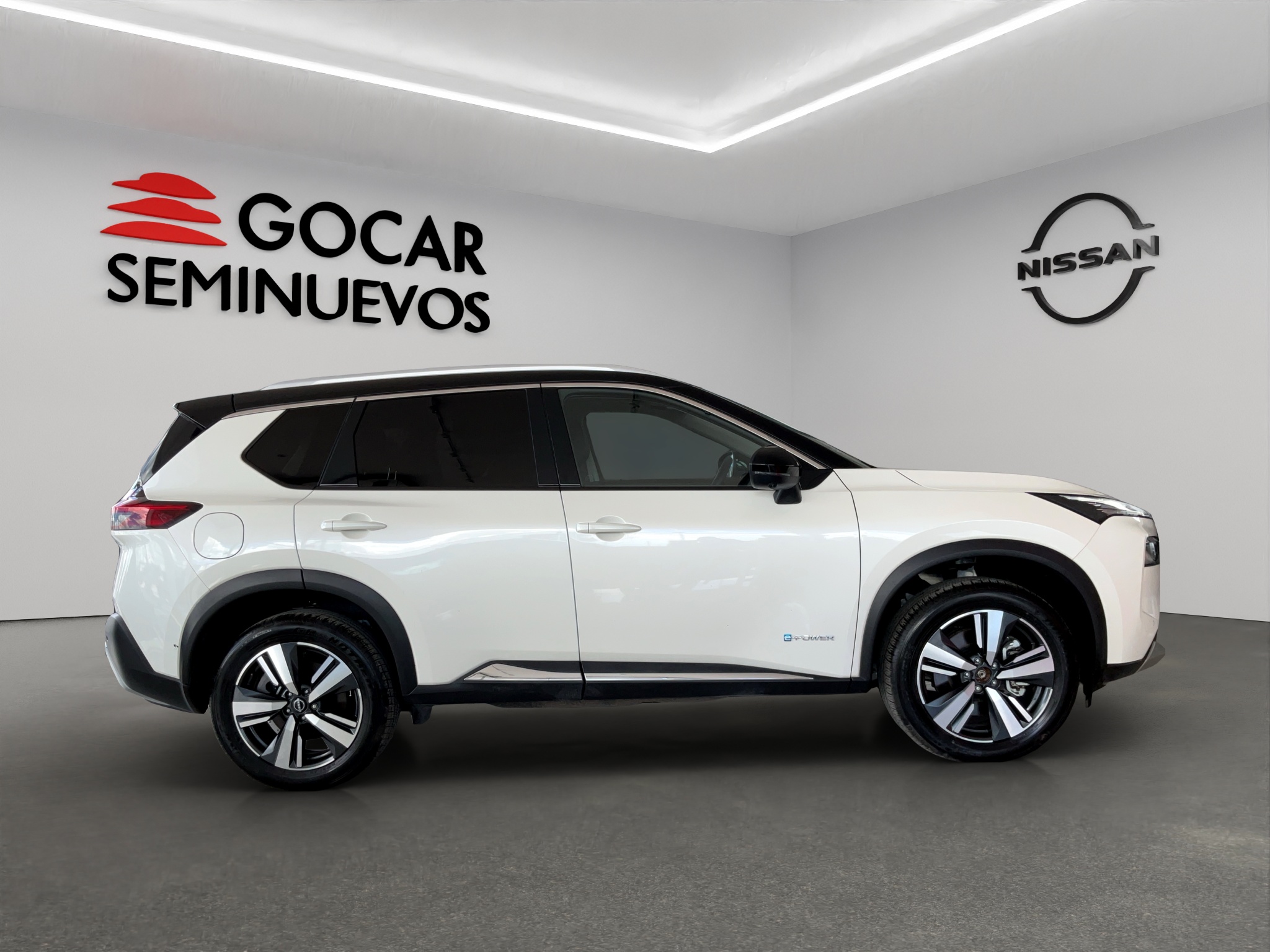 Nissan X-Trail  5 pts. Platinum Plus, TA, piel, QCP, GPS, ADAS, RA-19 2025