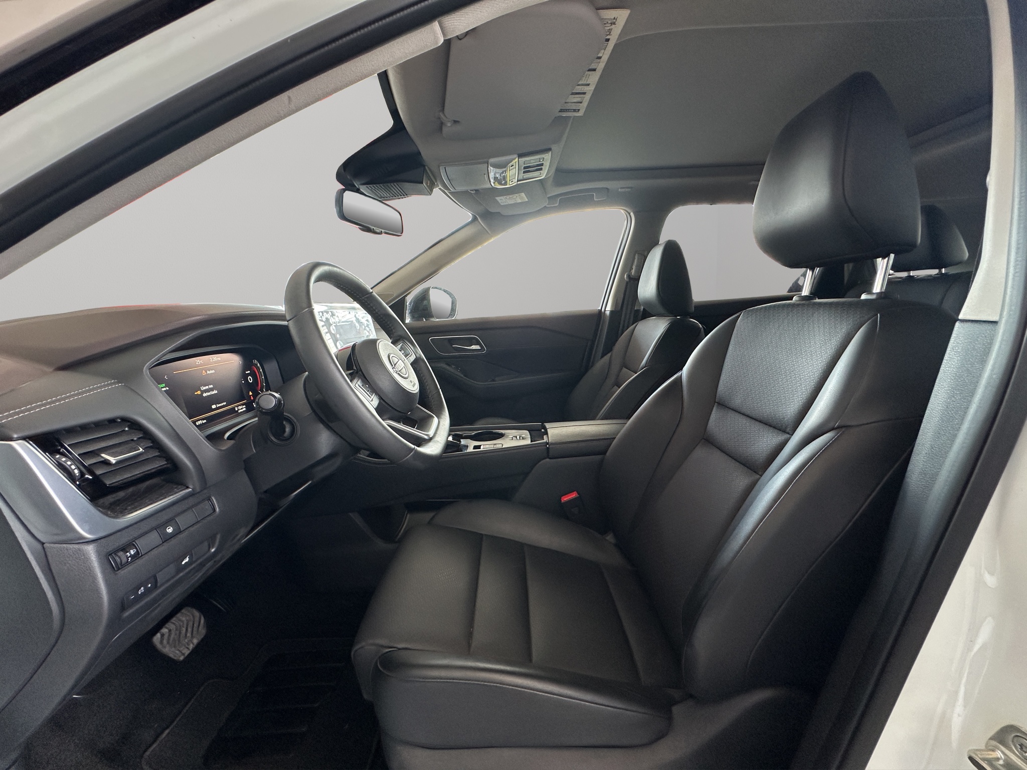 Nissan X-Trail  5 pts. Platinum Plus, TA, piel, QCP, GPS, ADAS, RA-19 2025