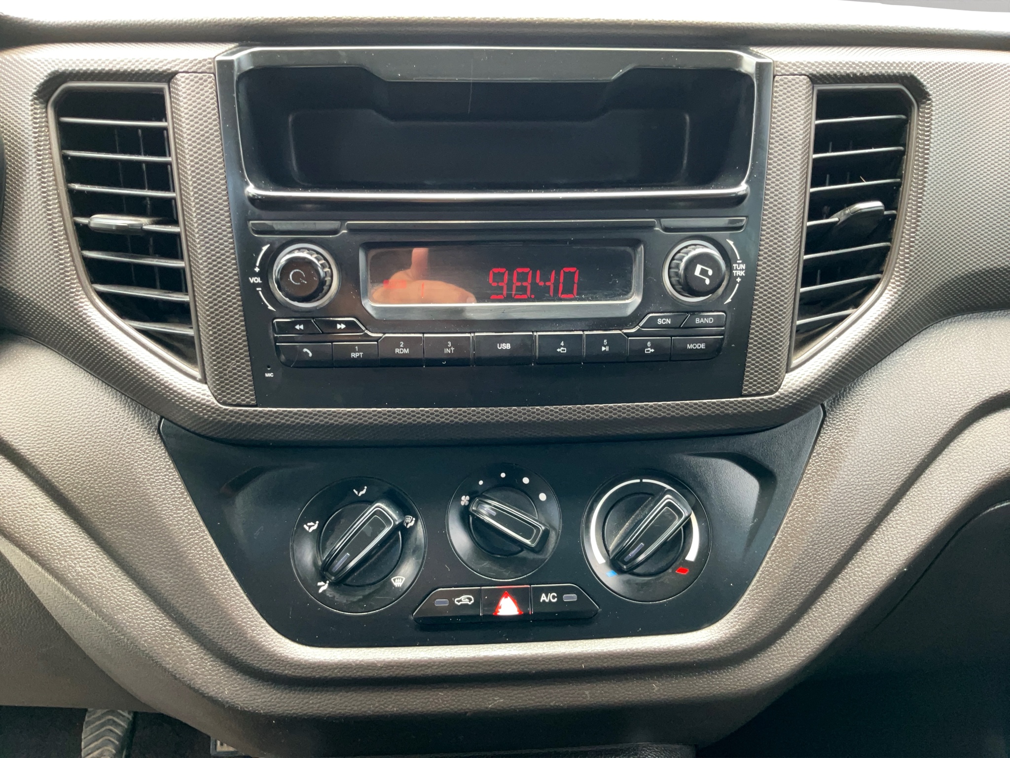Chevrolet Comerciales Tornado Van Furgoneta 4 pts. LS, 1.5l, TM5, a/ac., RA-14 2024