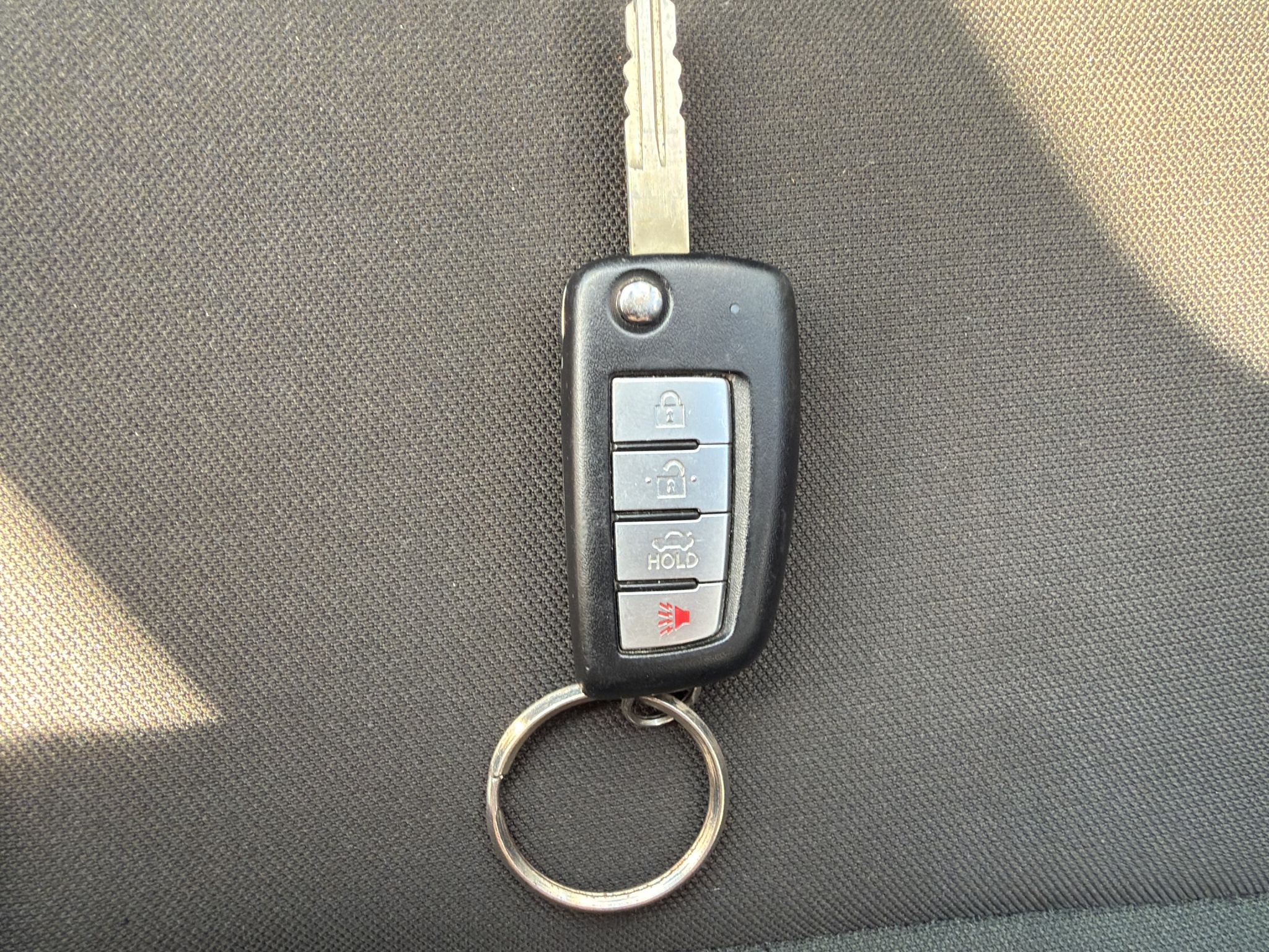 Nissan Versa SENSE CVT 2025