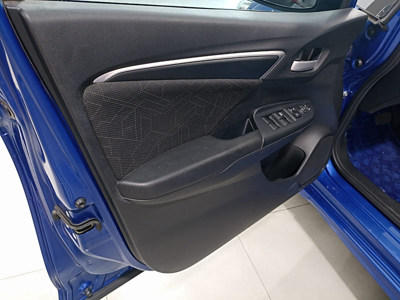 Honda Fit 5 pts. HB Hit, TA, BL, f. niebla, RA-16 2017