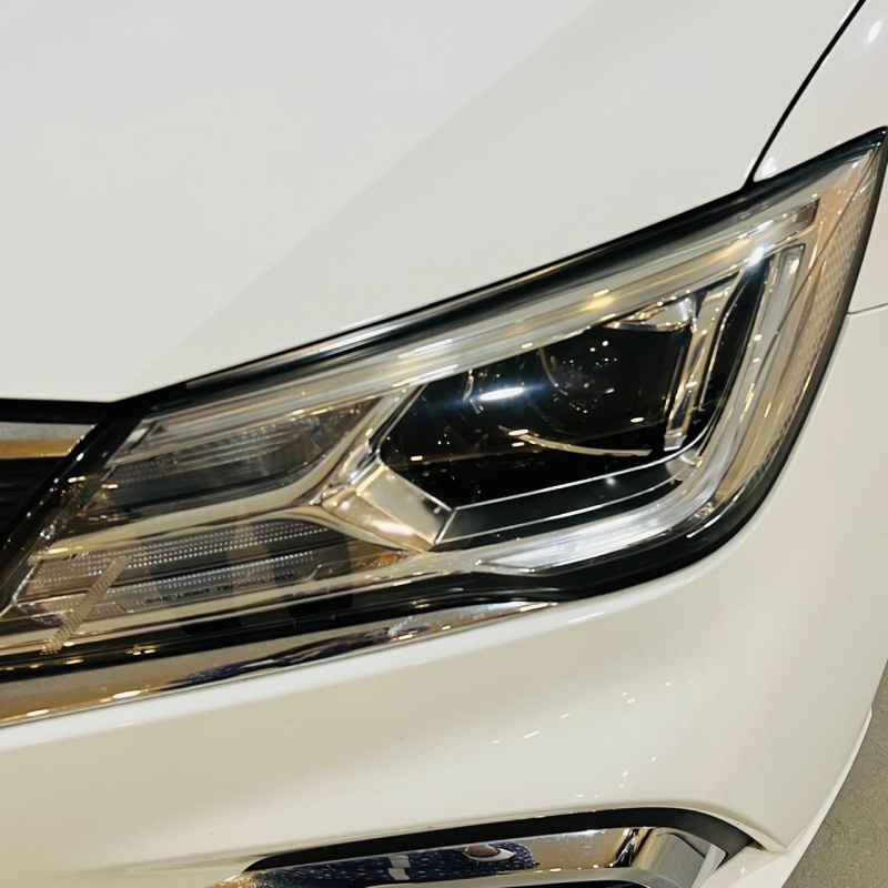 MG MG5 4 pts. Elegance, 1.5l, TM5, VE, piel, QC, RA-16 (línea anterior) 2024