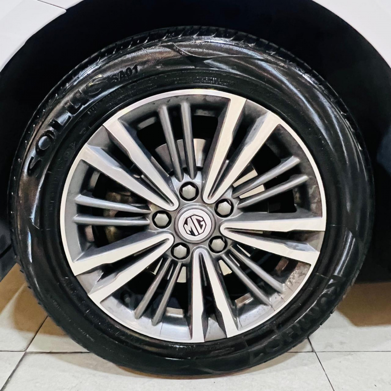 MG MG5 4 pts. Elegance, 1.5l, TM5, VE, piel, QC, RA-16 (línea anterior) 2024