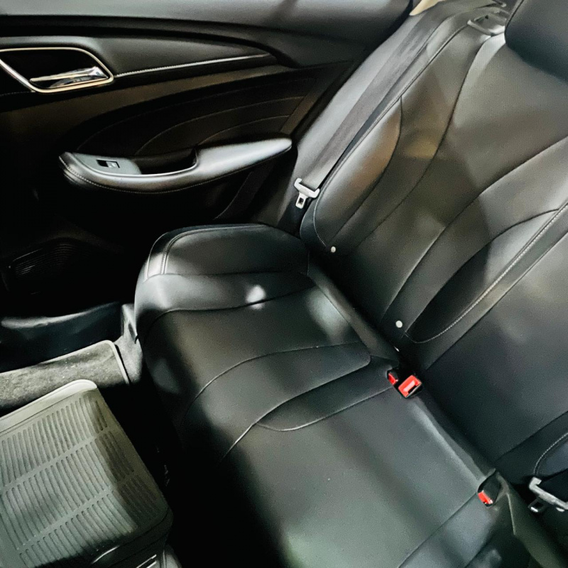 MG MG5 4 pts. Elegance, 1.5l, TM5, VE, piel, QC, RA-16 (línea anterior) 2024