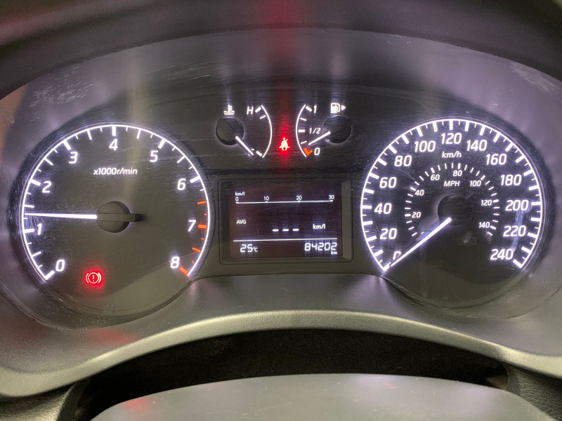Nissan Sentra 4 pts. Sense, TM6, a/ac., RA-16 (cambio de línea) 2017
