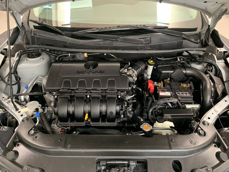 Nissan Sentra 4 pts. Sense, TM6, a/ac., RA-16 (cambio de línea) 2017