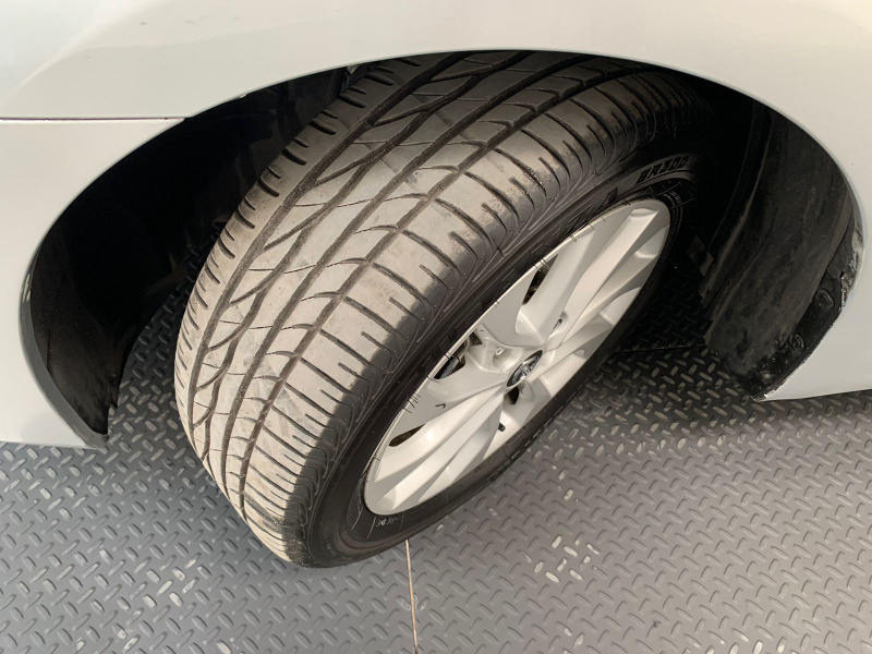 Nissan Sentra 4 pts. Sense, TM6, a/ac., RA-16 (cambio de línea) 2017