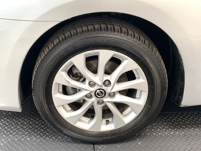 Nissan Sentra 4 pts. Sense, TM6, a/ac., RA-16 (cambio de línea) 2017