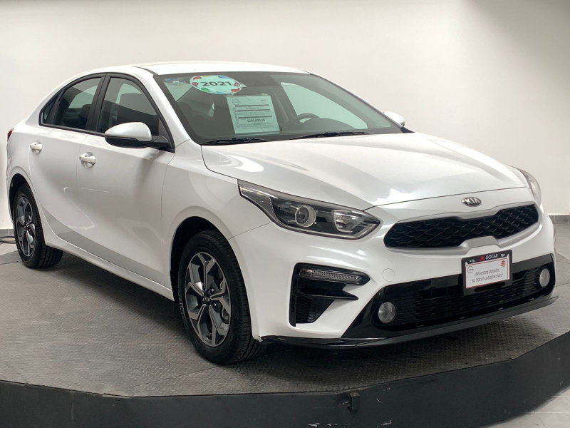 KIA Forte 4 pts. LX, 2.0l, AT, a/c., sin botón encend., f. niebla, Ra-16 (línea anterior) 2021