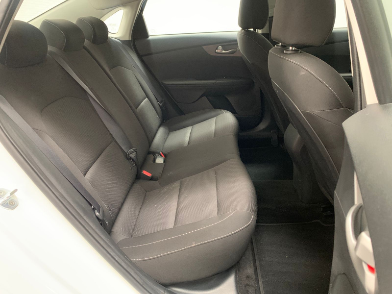 KIA Forte 4 pts. LX, 2.0l, AT, a/c., sin botón encend., f. niebla, Ra-16 (línea anterior) 2021