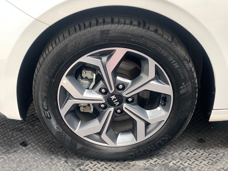 KIA Forte 4 pts. LX, 2.0l, AT, a/c., sin botón encend., f. niebla, Ra-16 (línea anterior) 2021