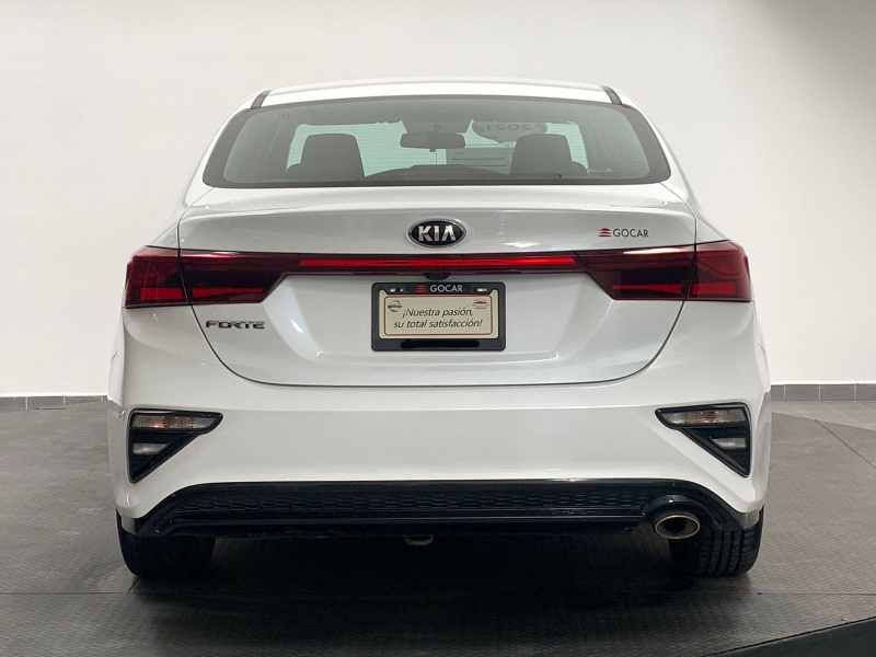 KIA Forte 4 pts. LX, 2.0l, AT, a/c., sin botón encend., f. niebla, Ra-16 (línea anterior) 2021