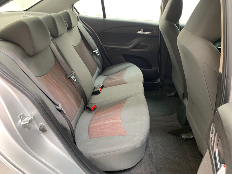 Chevrolet Aveo 4 pts. LS, TM5, a/ac., R-14 (línea nueva) 2018