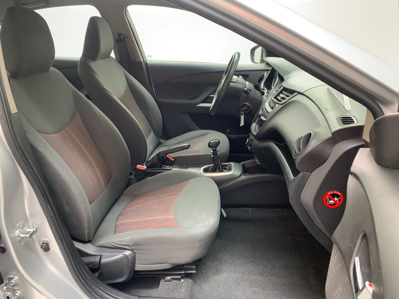Chevrolet Aveo 4 pts. LS, TM5, a/ac., R-14 (línea nueva) 2018