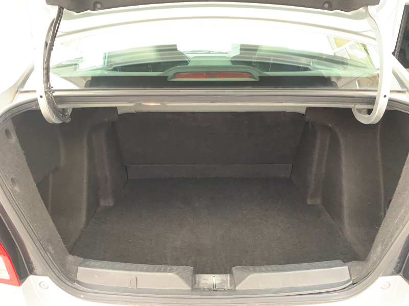 Chevrolet Aveo 4 pts. LS, TM5, a/ac., R-14 (línea nueva) 2018