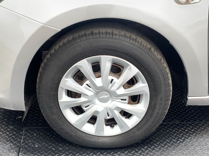 Chevrolet Aveo 4 pts. LS, TM5, a/ac., R-14 (línea nueva) 2018