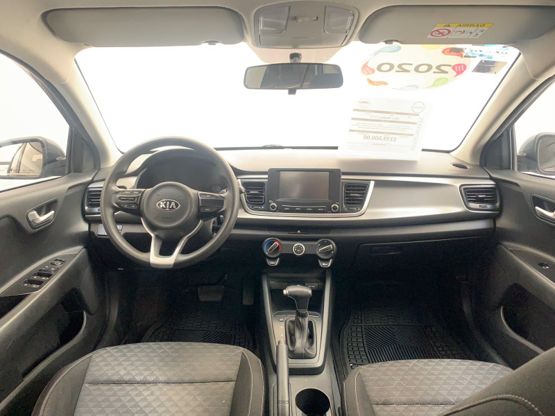 KIA Rio 4 pts. LX, TA, A/ac., VE, RA-15 2020