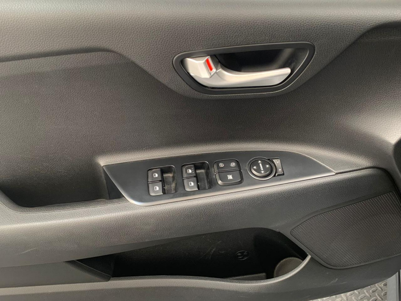 KIA Rio 4 pts. LX, TA, A/ac., VE, RA-15 2020