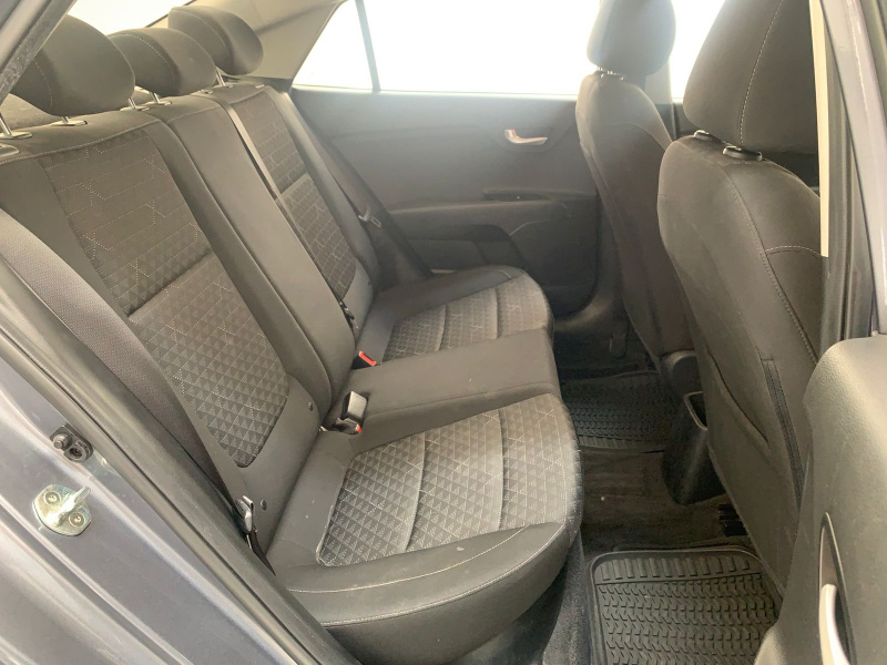 KIA Rio 4 pts. LX, TA, A/ac., VE, RA-15 2020